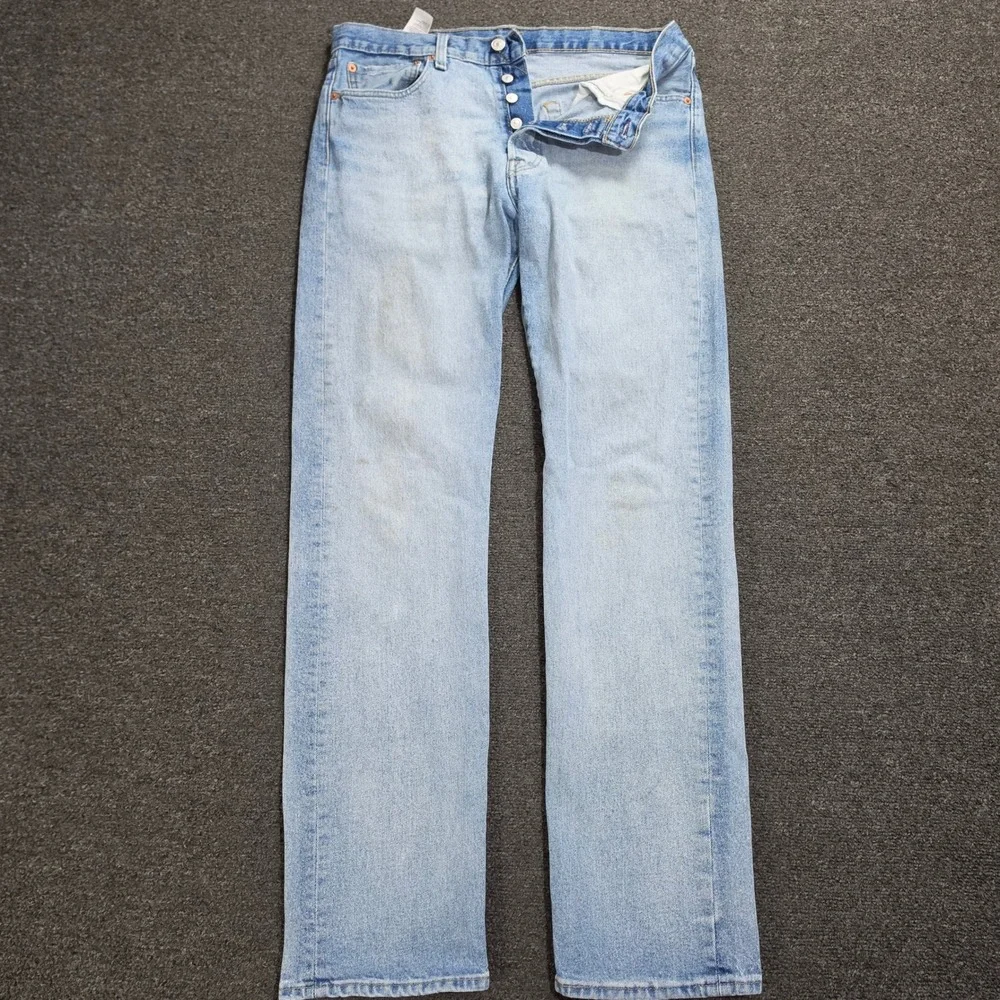 Levi's 501 Original Fit Jeans Mens 33x34 Light Wash Blue Button Fly Straight Leg